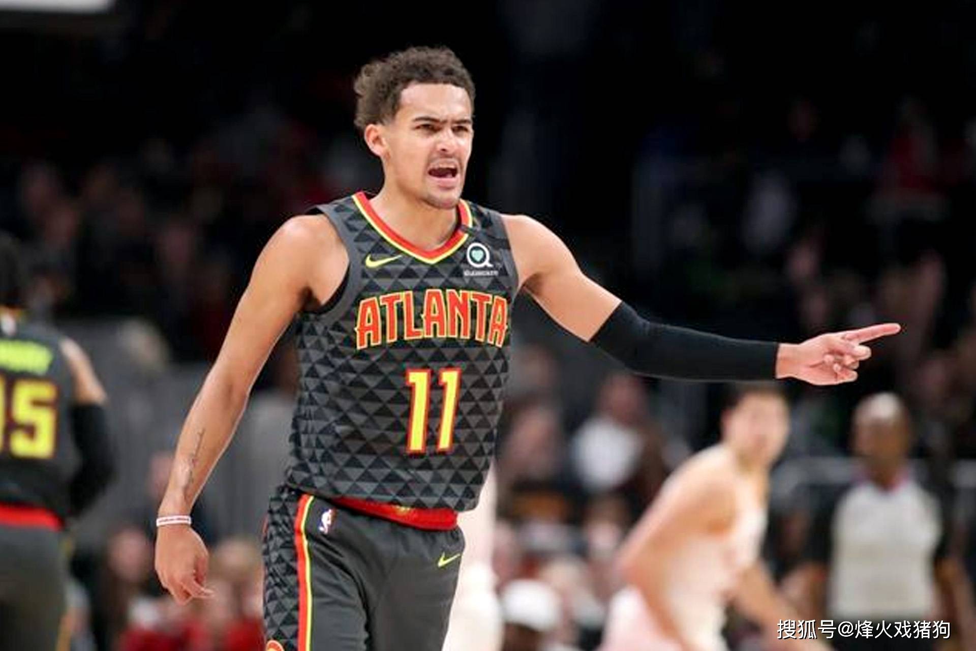 左手持球后 左手持球后