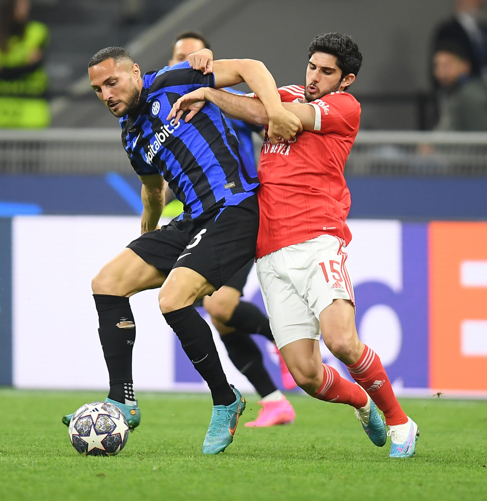 而且俱乐部 而且俱乐部